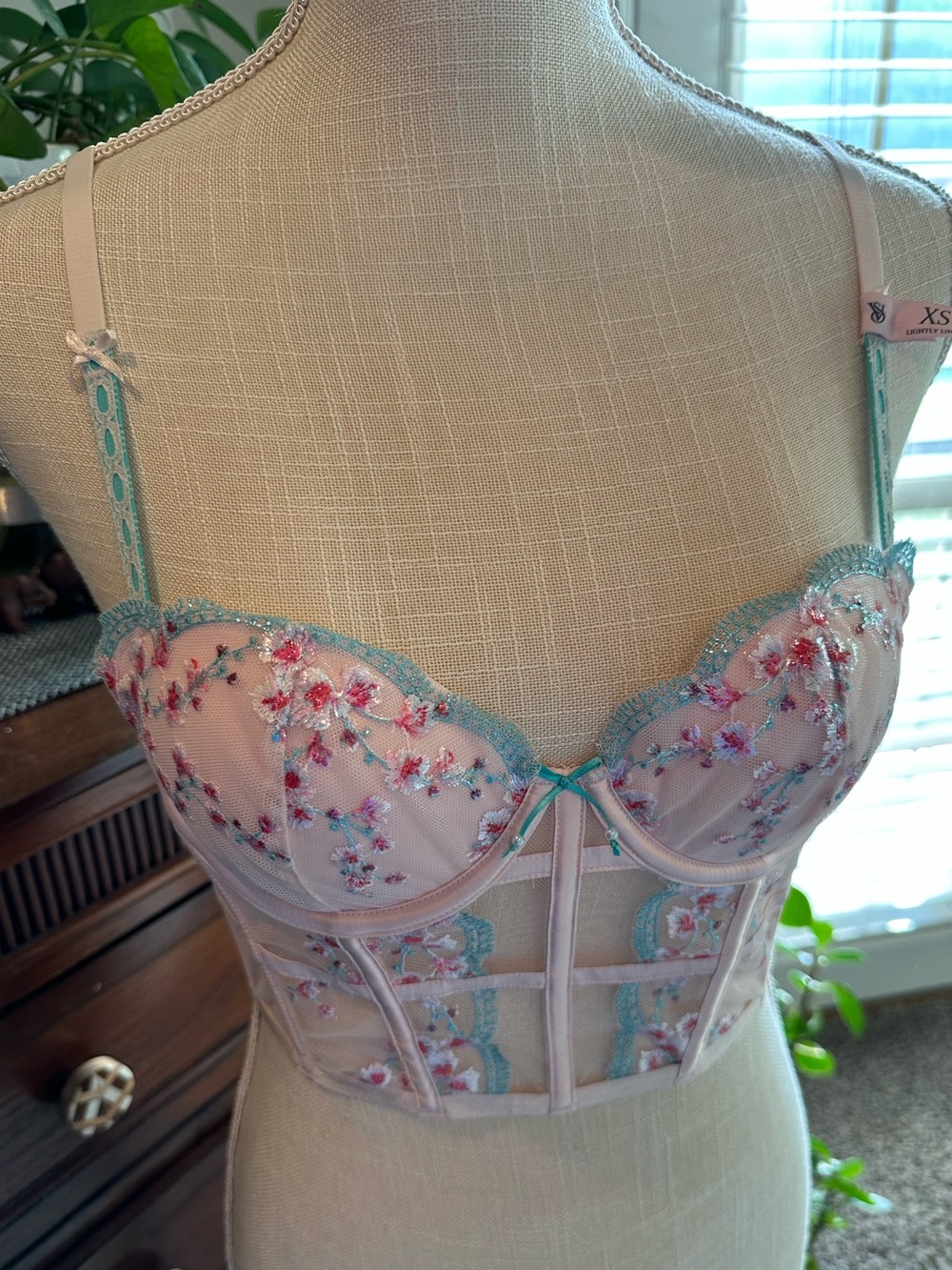 Victoria's Secret new with tags Pink & Teal Longline Embroidered Balconette Bra